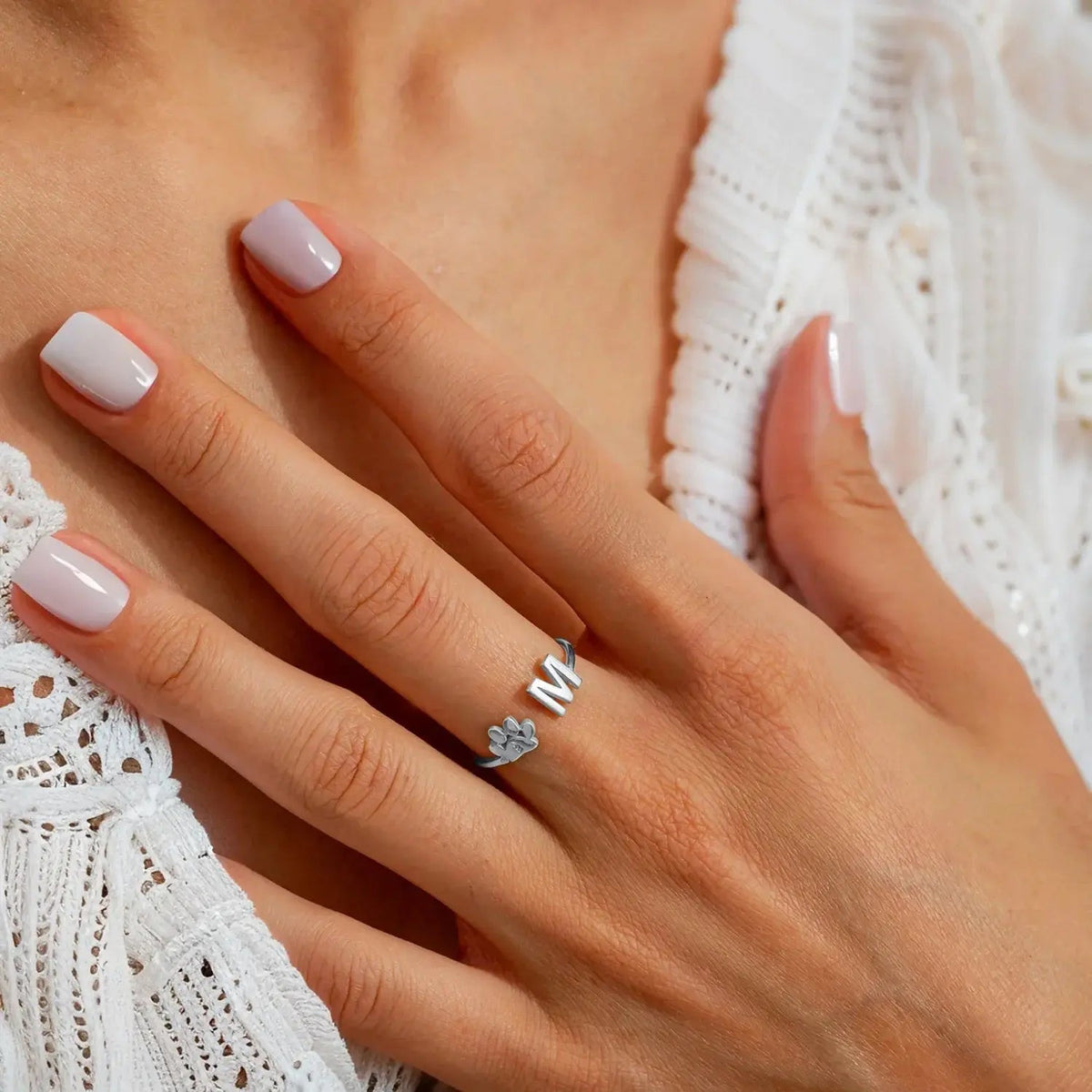 Anillo personalizado con la inicial de tu mascota