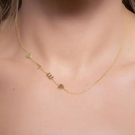 Collar personalizado con inicial horizontal