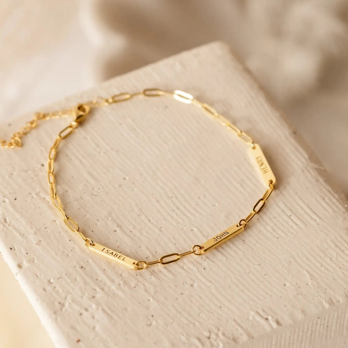 Pulsera de barra con nombre personalizado
