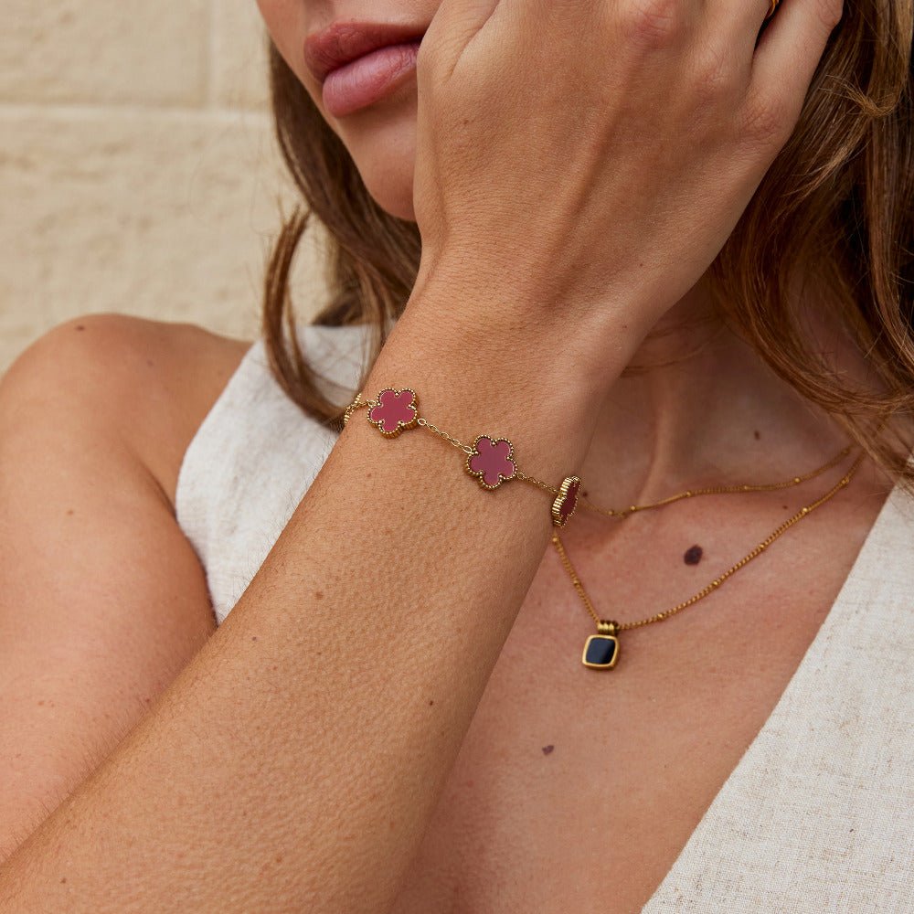 Pulsera de trébol rojo de la suerte