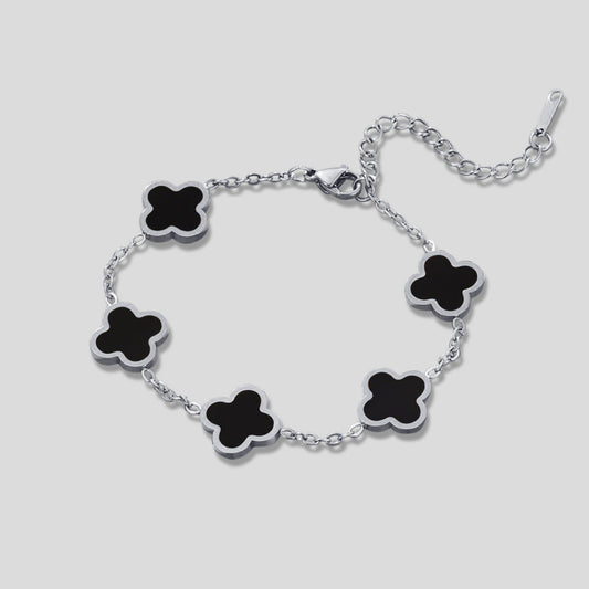 Pulsera de plata con trébol negro