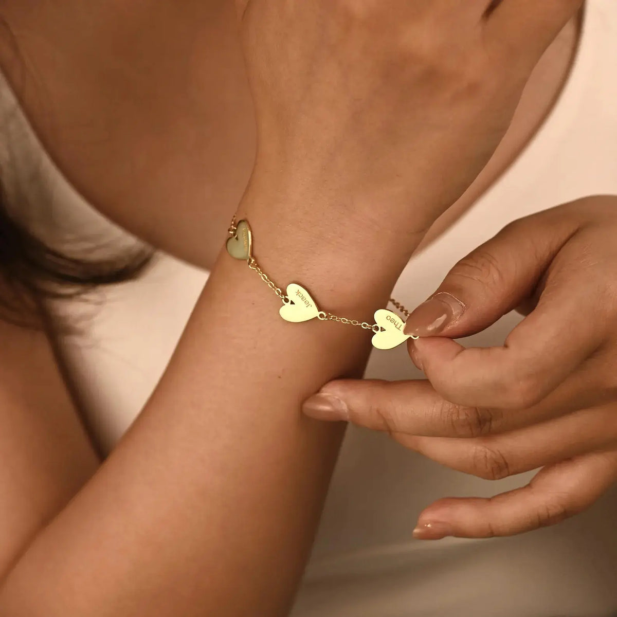 Pulsera de corazón grabada personalizada