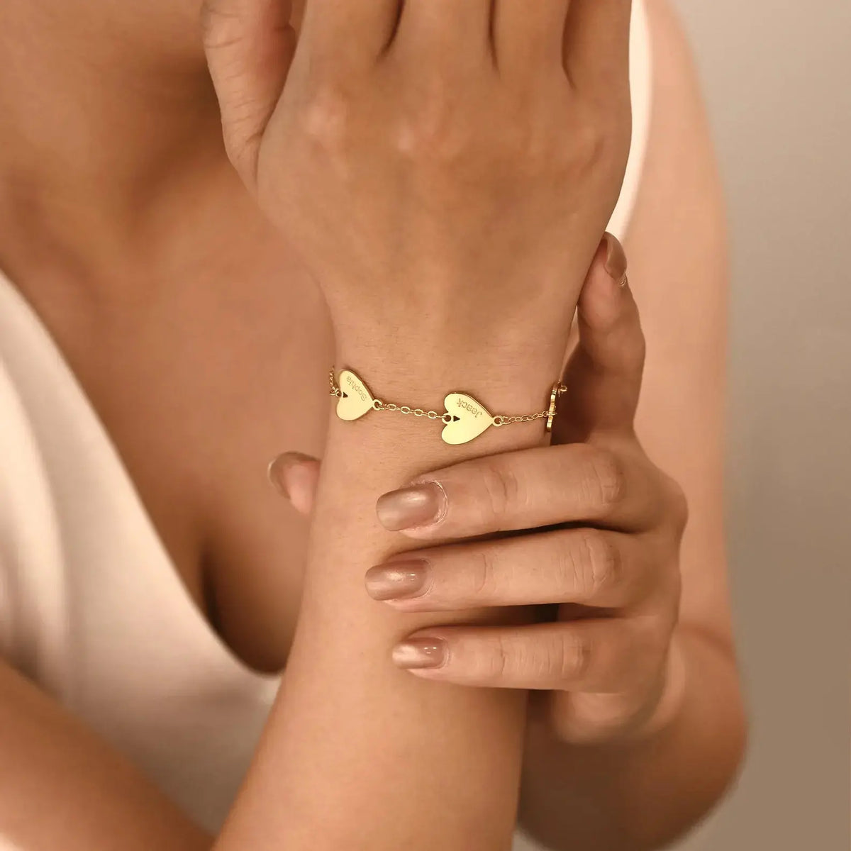 Pulsera de corazón grabada personalizada