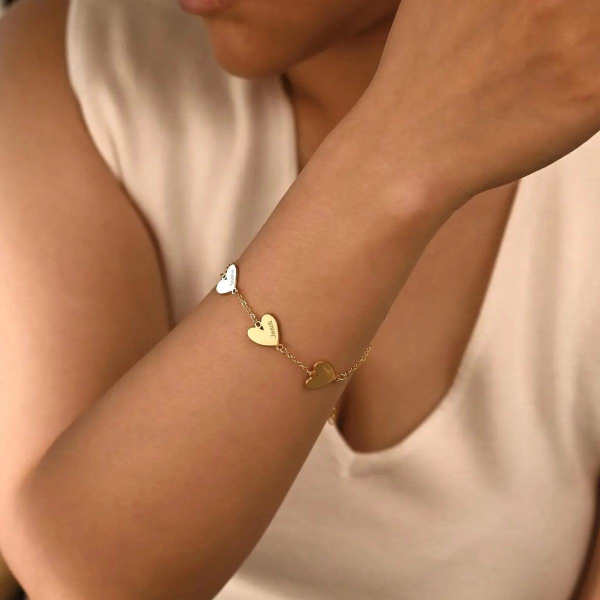 Pulsera de corazón grabada personalizada