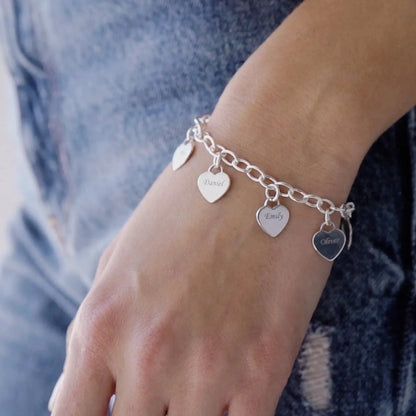Pulsera personalizada con dije de corazón y nombre