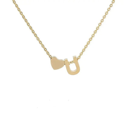 Collar con inicial en forma de corazón
