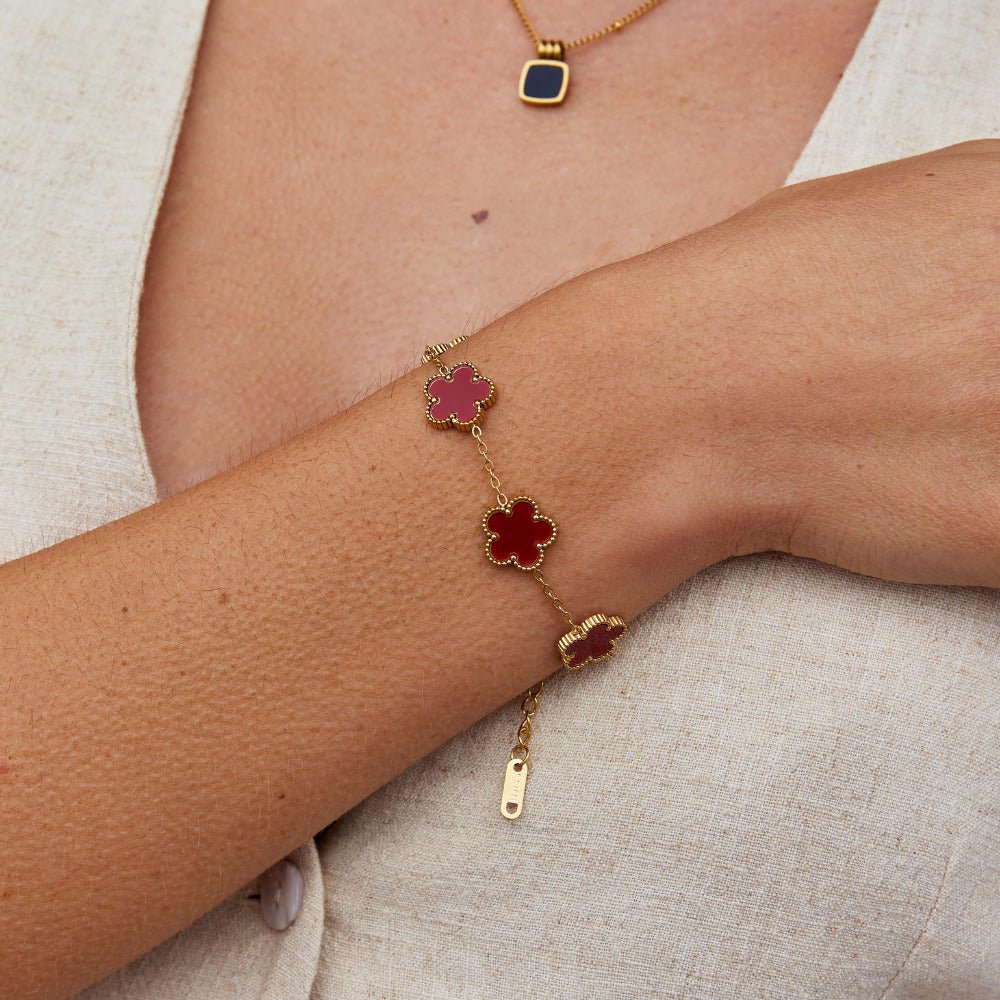 Pulsera de trébol rojo de la suerte