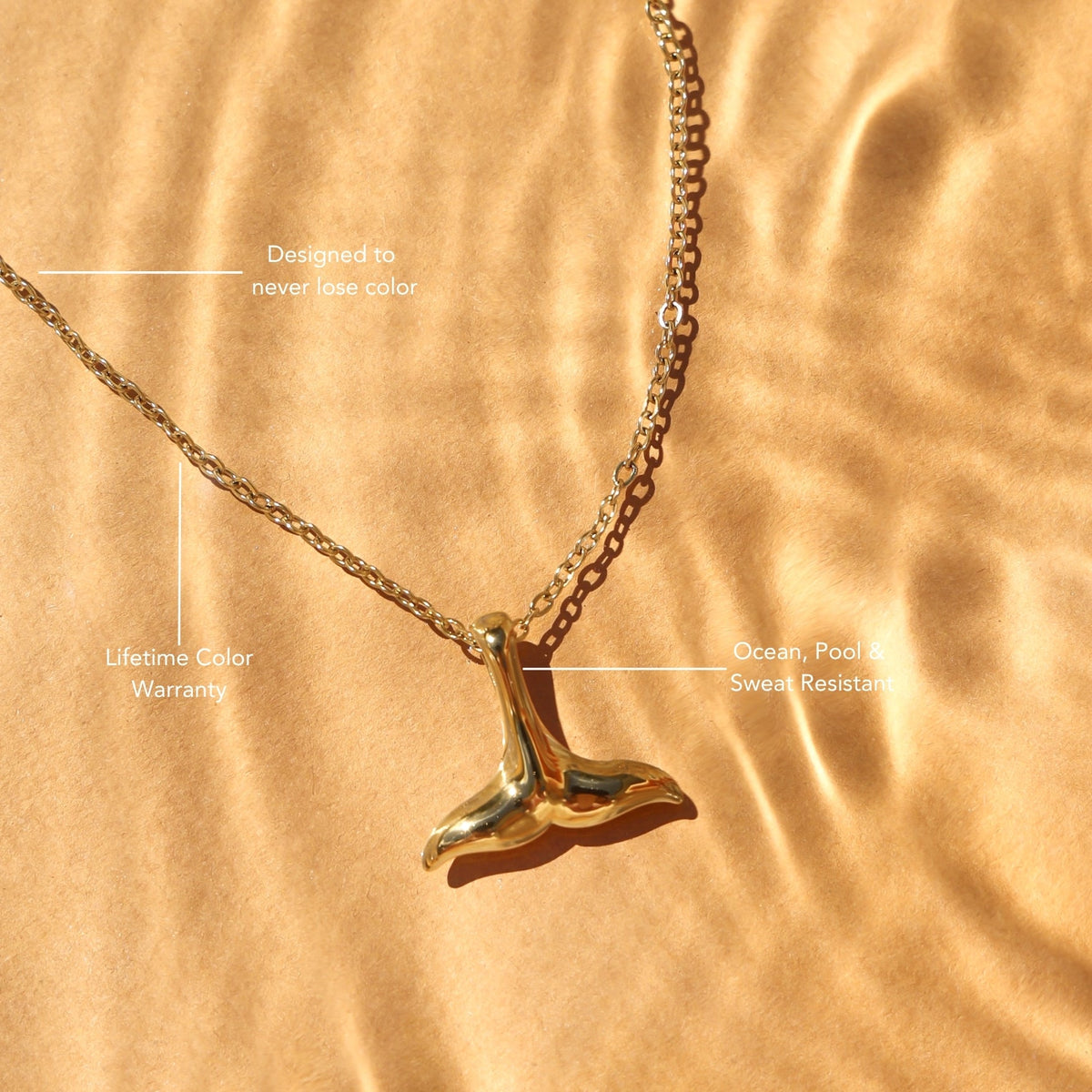 Collar con cola de ballena